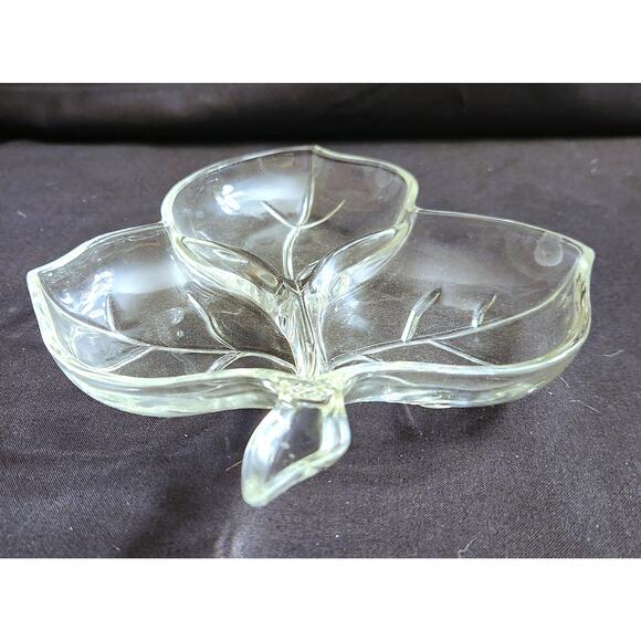 Leaf Pattern Shaped Divided Dish 3 Part Candy or Nut Dish Vintage Serving Plate - Picture 4 of 7